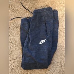 Nike Men’s Therma-Fit Fleece Joggers – M Wings Logo – Size M
